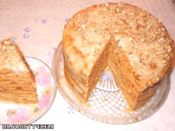 Recept: Medena torta s kremo