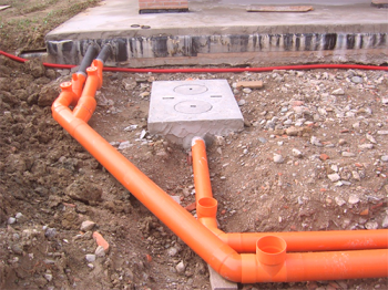 Montaža zunanje kanalizacije: priprava in montaža