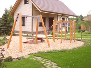 Parques infantiles de verano: variedades, ventajas y desventajas de los materiales, accesorios.
