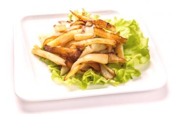 Patatas fritas con cebolla en una sartén: recetas paso a paso