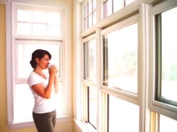 Cómo aislar ventanas de plástico con tus propias manos en casa: video