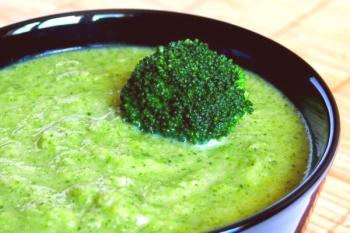 Crema de sopa con brócoli: crema, queso, coliflor