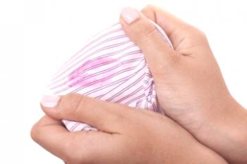 Cómo limpiar el lápiz labial de la ropa