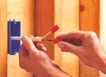 Uvedba električne energije v leseni hiši - montaža in polaganje ožičenja