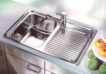 Vonj umivalnika v kuhinji: kako rešiti problem?