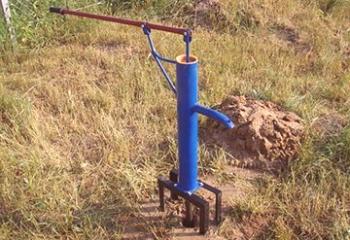 Ročna črpalka za vodo z lastnimi rokami - namigi za izdelavo enostavnih konstrukcij - Oskrba z vodo in kanalizacija