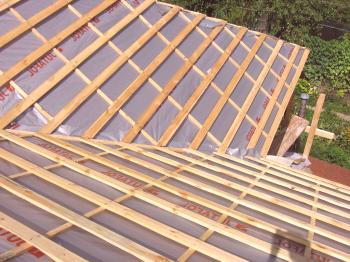 Aislamiento de vapor para el techo de la casa: materiales de aislamiento, impermeabilización y apilamiento adecuado