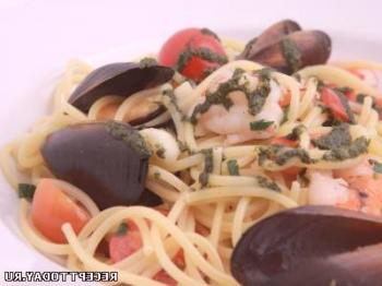 Recept: Špageti z morskimi sadeži