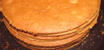 Tortas de miel para una torta: recetas caseras deliciosas para hornear