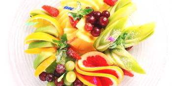 Cómo dibujar una mesa de frutas: talla de frutas, rebanada de frutas en una mesa festiva - ideas para fotos