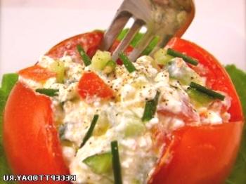 Рецепта: Салата от домати и колбаси