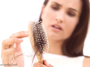 Causas de la caída del cabello, tratamiento capilar.