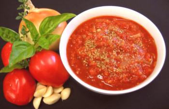 Tomato Pizza Sauce: Skrivni recepti s fotografijami Step by Step