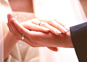 En qué mano llevan un anillo de bodas. Los sacramentos del matrimonio.