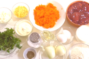Pastel de hígado, hígado, pollo y hígado: una receta sencilla con cebollas y zanahorias