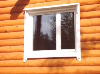 Namestitev plastičnih oken v leseni hiši z lastnimi rokami: video navodila