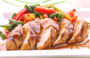 Пилешки гърди, вкусно изпечени във фурната: рецепти от снимката