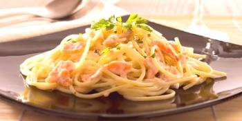 Pasta con camarones en salsa cremosa: recetas fáciles con fotos