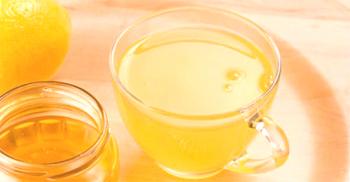 Agua de miel: buena y mala con el estómago vacío cuando pierdes peso