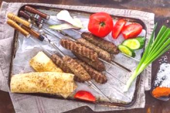 Lula-kebab na žaru - kako pripraviti lulu-kebab, tako da se kaše ne odpade