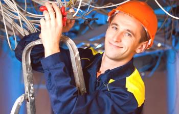 6 lastnosti profesionalnega električarja