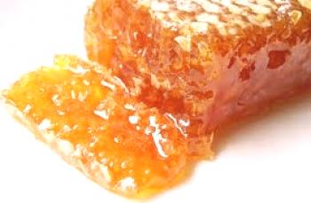 De lo que depende del olor de la miel, el papel de los aceites esenciales y el almacenamiento de la miel en el sabor.