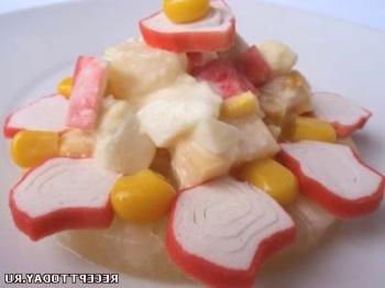 Receta: Ensalada con piña y palitos de cangrejo.