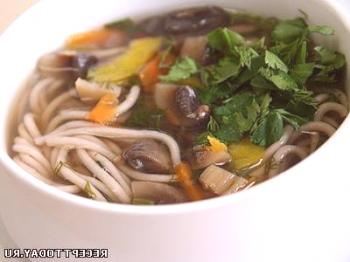 Рецепта: Гъбена супа с кисели краставички
