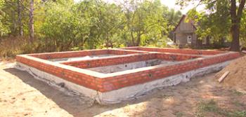 Gradnja traku temelj pod kopeljo z lastnimi rokami