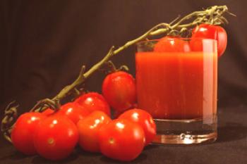Лесно е да се приготвя доматен сок у дома?