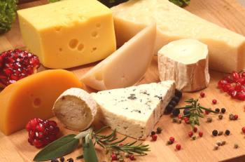 El queso es sólido y malo: vitaminas en crudo.