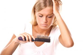 Recetas universales que fortalecen la mascarilla contra la caída del cabello.
