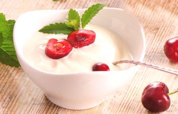 Jogurt dober in slab: kakšni so vitamini v jogurtu
