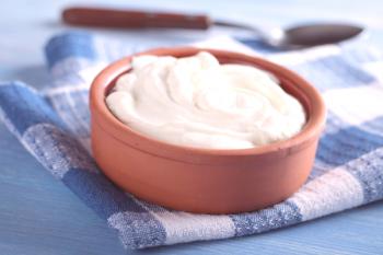Cómo cocinar yogurt en multivarts: recetas paso a paso