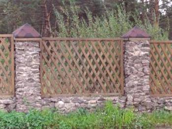 Огради за дача: предимства, недостатъци и снимки на огради от различни материали и цветове