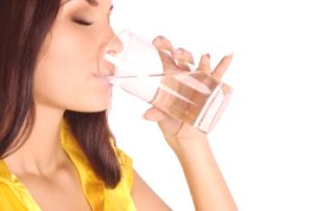 Ali je mogoče pred dajanjem krvi sladkorju piti vodo?