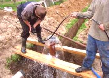 Vrtanje vodnjakov na vodo z lastnimi rokami