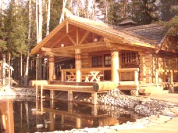 Sauna hecha de madera cilíndrica