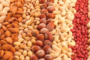 Oreški so dobri in slabi: vitamini v oreščkih
