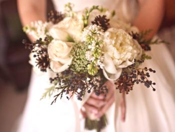 Сватбени букети 2016: снимки на модни и красиви цветя за булката
