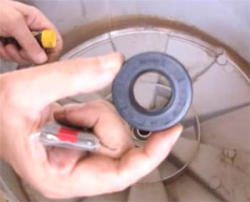 Cisterna za pralni stroj - kako mazati in kako jo zamenjati?