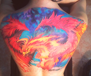 Edinstvena tetovaža v obliki ptičjega feniksa: kaj to pomeni?