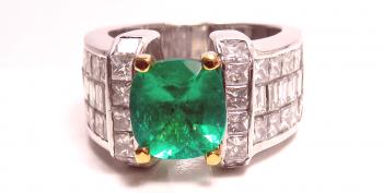 Smaragd - lastnosti in zgodovina kamna, nakit z smaragdom