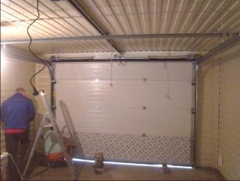 Instalación de puertas de garaje: características y orden de ejecución de las obras.