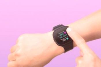 Relojes inteligentes y pulseras de fitness con medidas de presión y pulso.