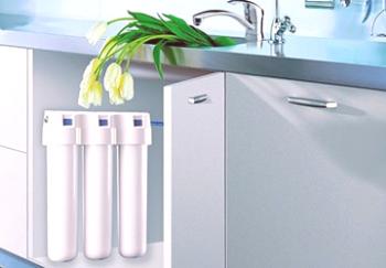 Filtros para agua debajo del fregadero: ¿cuál es mejor elegir?Descripción general de los tipos de dispositivos, precios y revisiones