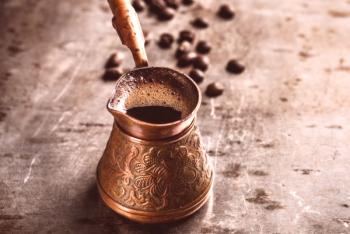 Kako in kako kuhati turško kavo na štedilniku: priporočila