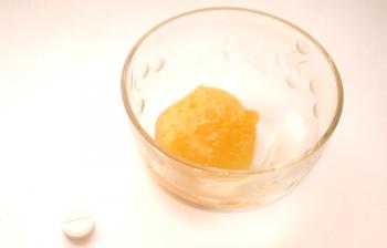 Маска за лице с мед и аспирин: почистваме кожата правилно