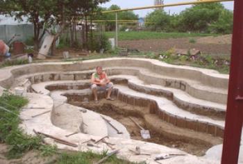 Cómo construir una piscina en una casa de campo con sus propias manos: la elección del lugar para la construcción, opciones para piscinas, foto