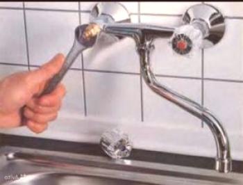 Cómo eliminar el flujo del grifo en la cocina y el baño con sus propias manos: cómo arreglar la palanca y los diseños de válvula